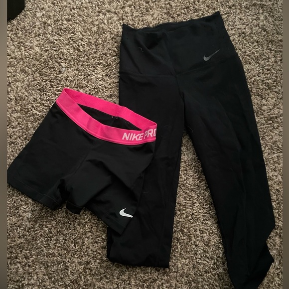 Nike shorts and leggings together small - Picture 1 of 3